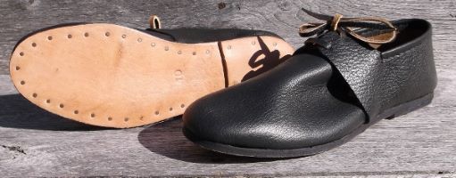 16th Century Mens Footwear